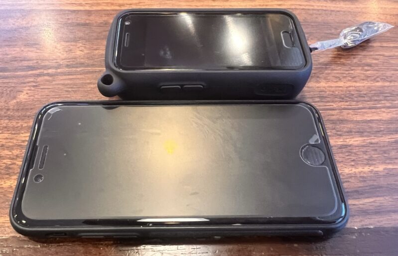 iPhoneSE3とhamicポケットの本体＆画面サイズの比較